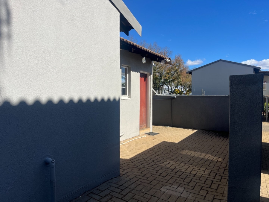 2 Bedroom Property for Sale in Van Der Hoff Park North West